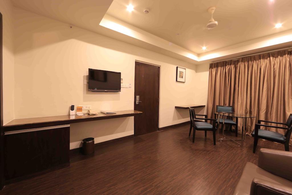 Hotel Regalia Tirupati Exterior photo